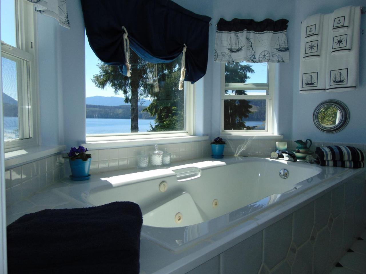 The Oceanfront Inn On Stephens Bay Coal Harbour Exteriér fotografie